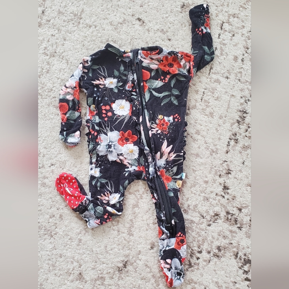 Posh Peanut Rowena Newborn NB ruffle footie